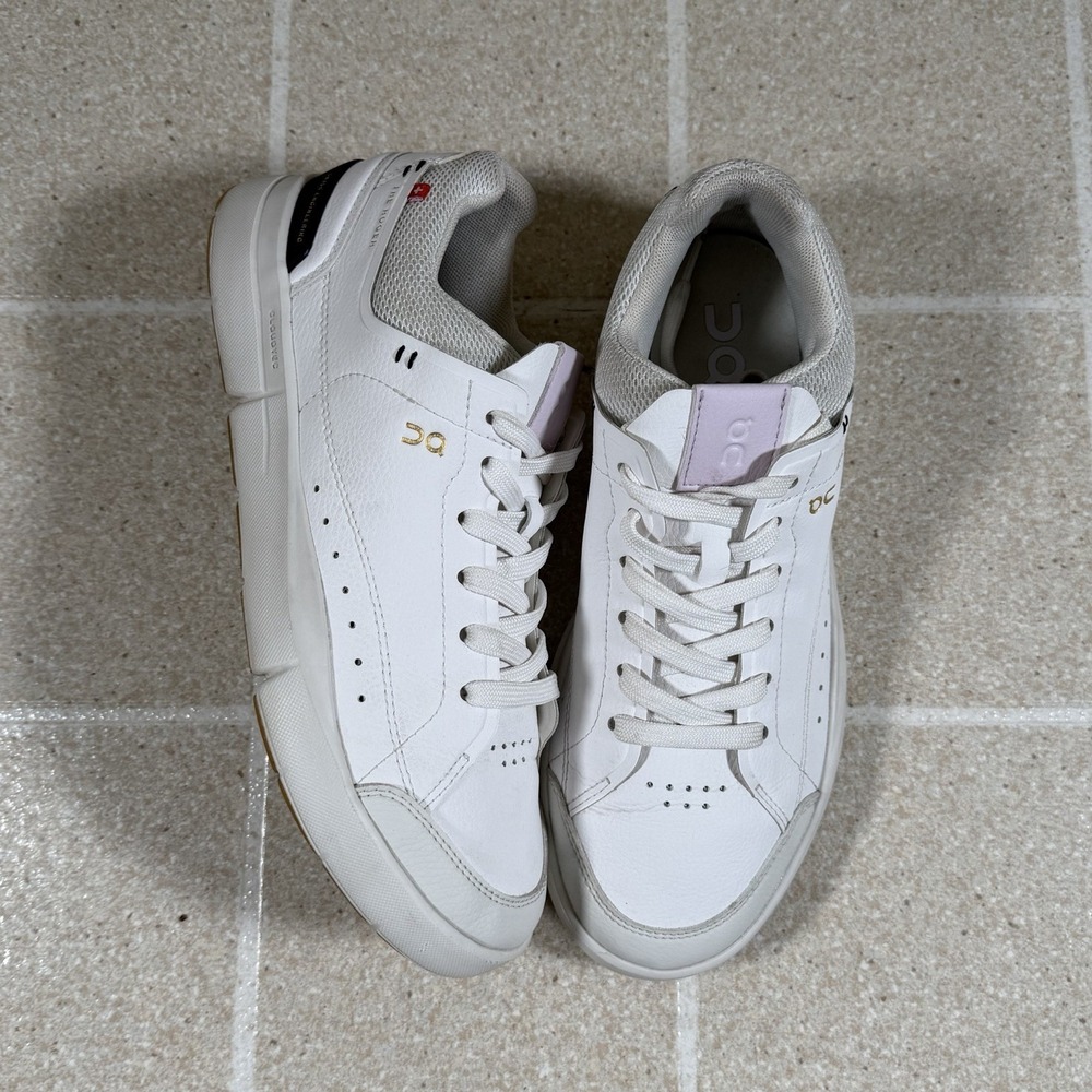 On Sneakers The Roger Centre Court White Gum Women's Size 8 Excellent Condition